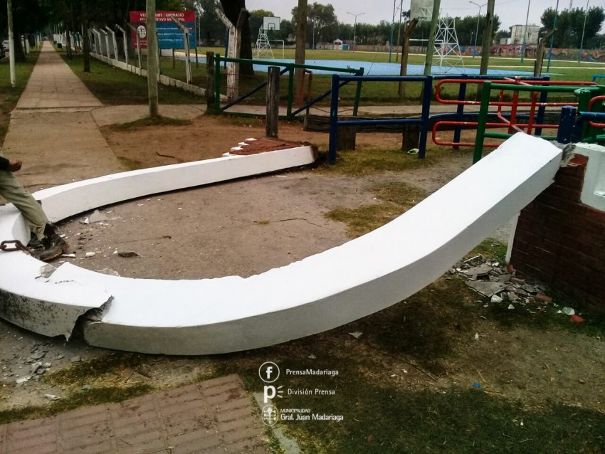 Derribaron el arco de ingreso al Parque Anchorena ante su posible cad