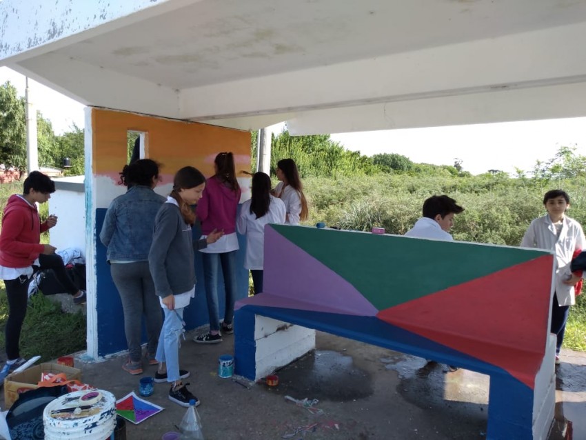 Nueva jornada de pintura a cargo de alumnos